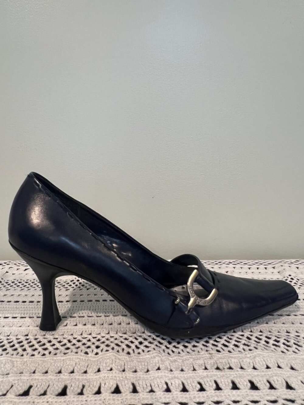BCBG BCBGirls Navy Blue Pumps Size 7.5 - Picture 3 of 5